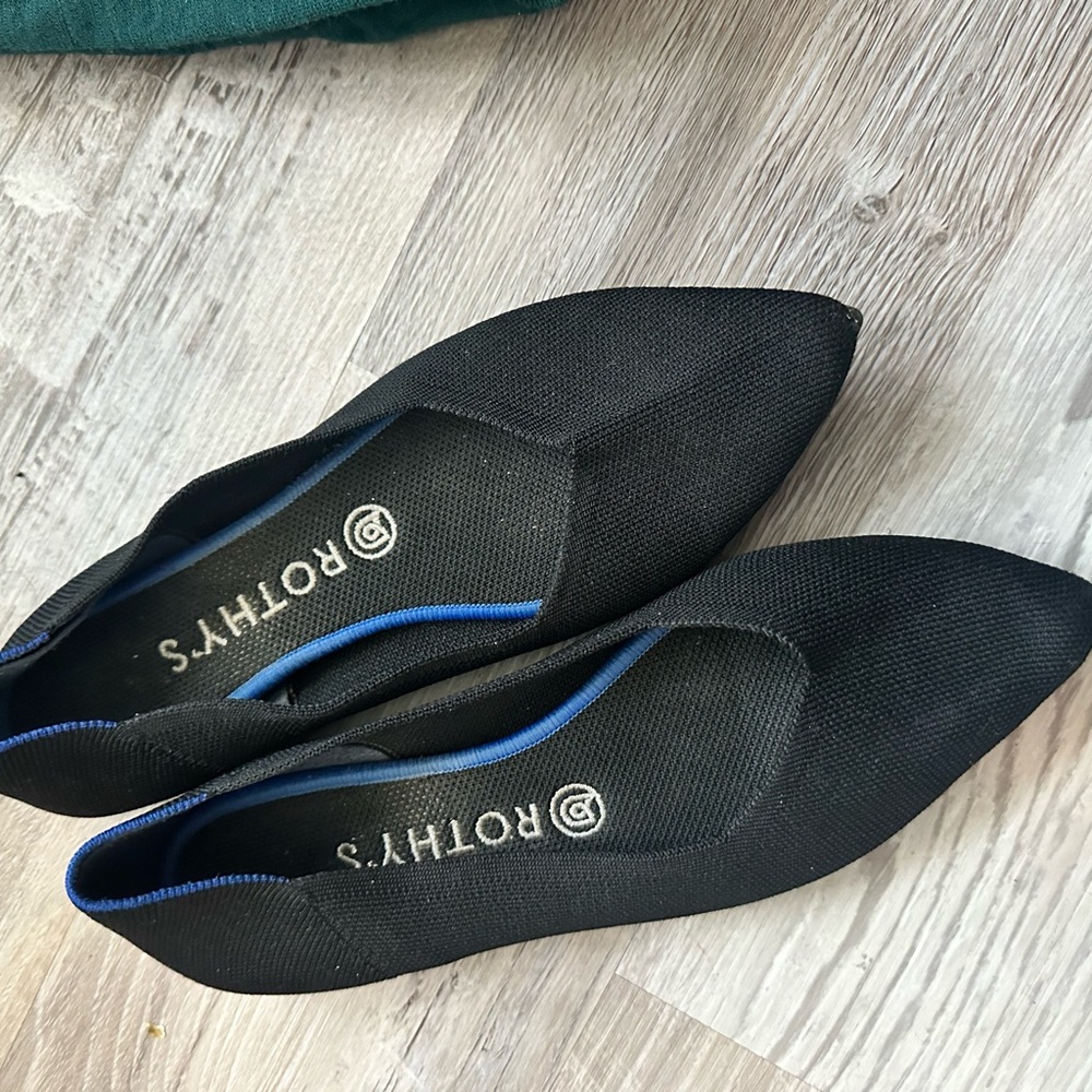 Women’s 8.5 rothy slipons